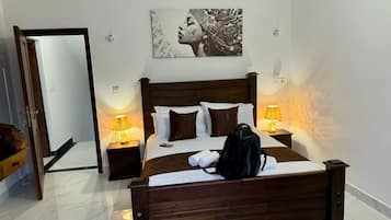 Bügeleisen/Bügelbrett, WLAN, Bettwäsche