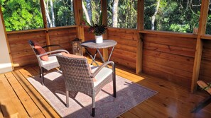 Terrace/patio - The Tuscan House Apartment (Middlesex)