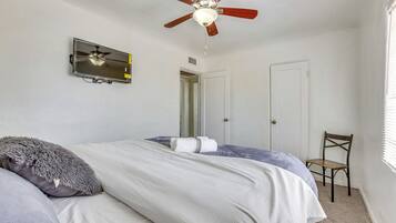 Apartment (2 Bedrooms) | 2 bedrooms, bed sheets