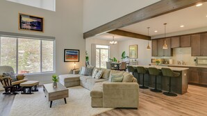 Fireplace - Chic Anchorage Townhome < 1 Mi to Kincaid Park! (Anchorage)