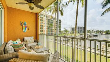 Apartment (2 Bedrooms) | Front of property