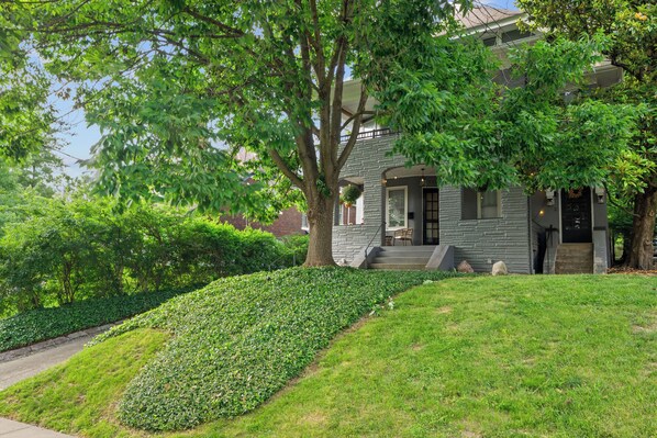 Apartment (2 Bedrooms) | Front of property