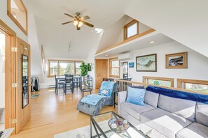 House (3 Bedrooms) | Interior - Prime Coastal Location! Spacious Family Villa (Winter Harbor)