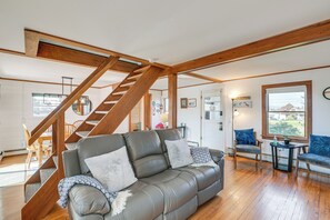 House (3 Bedrooms) | Interior - Prime Coastal Location! Spacious Family Villa (Winter Harbor)