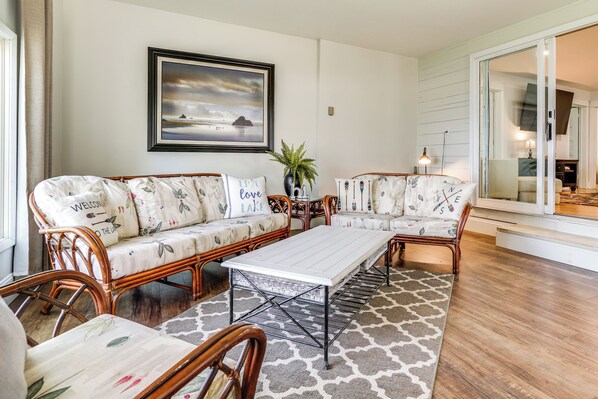 House (3 Bedrooms) | Interior - Lakeside Litchfield Home w/ Patio & Gas Grill! (Litchfield)