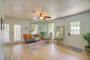 Cottage (2 Bedrooms) | Interior