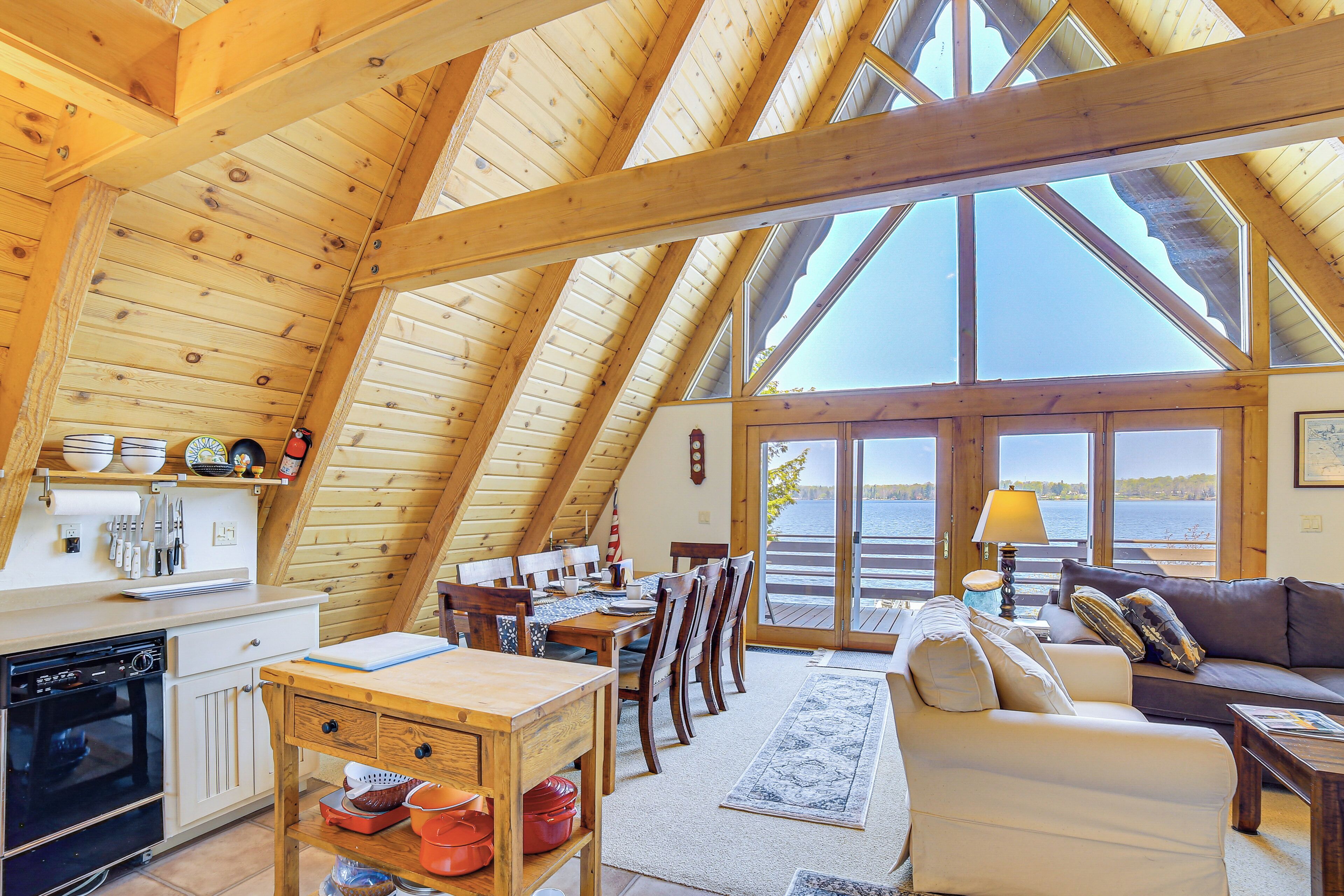 House (2 Bedrooms) | Interior