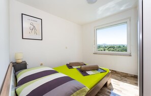 4 Schlafzimmer, Reisekinderbett, kostenloses WLAN, Bettwäsche