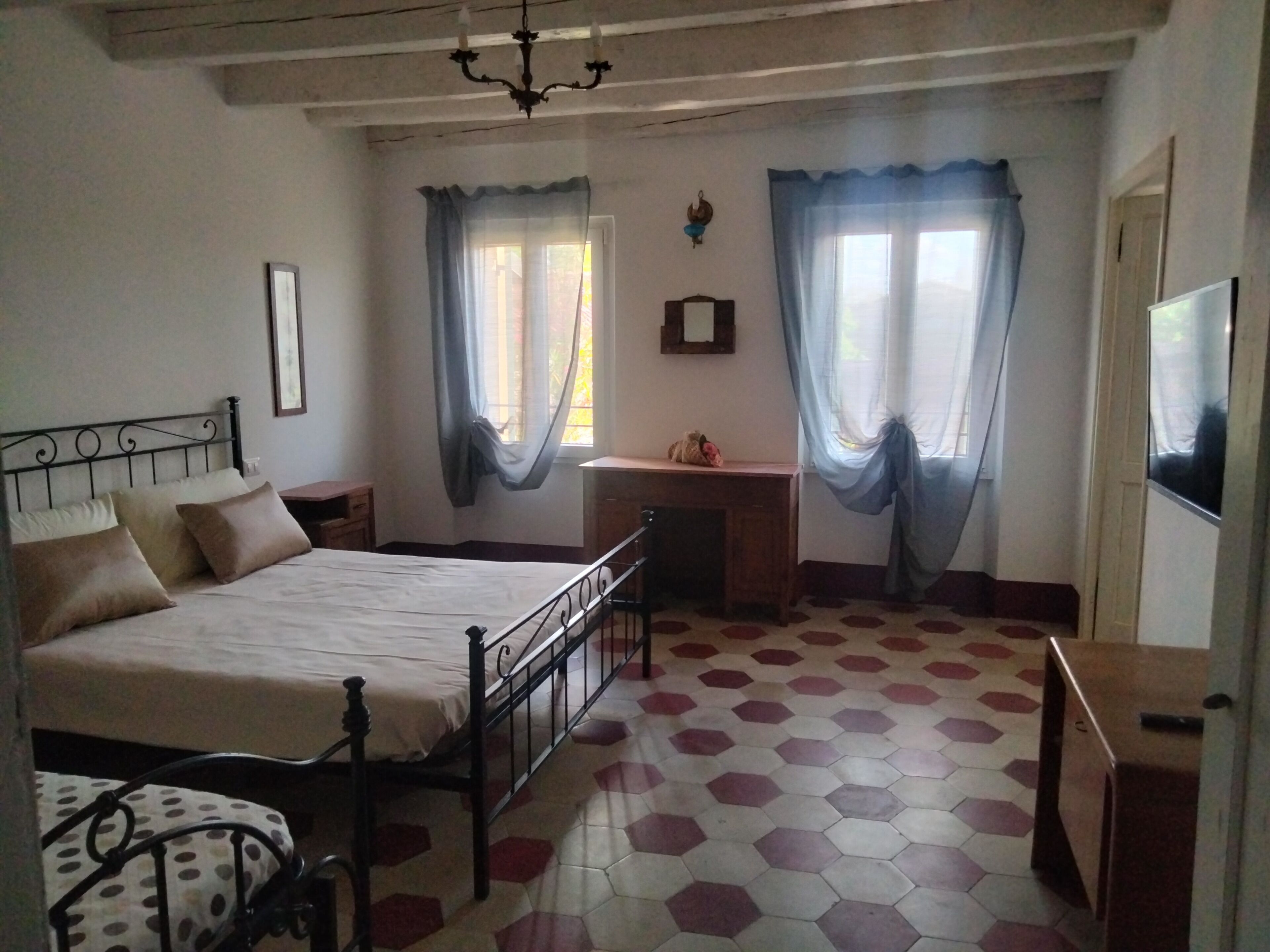 1 camera, ferro/asse da stiro, Wi-Fi, lenzuola