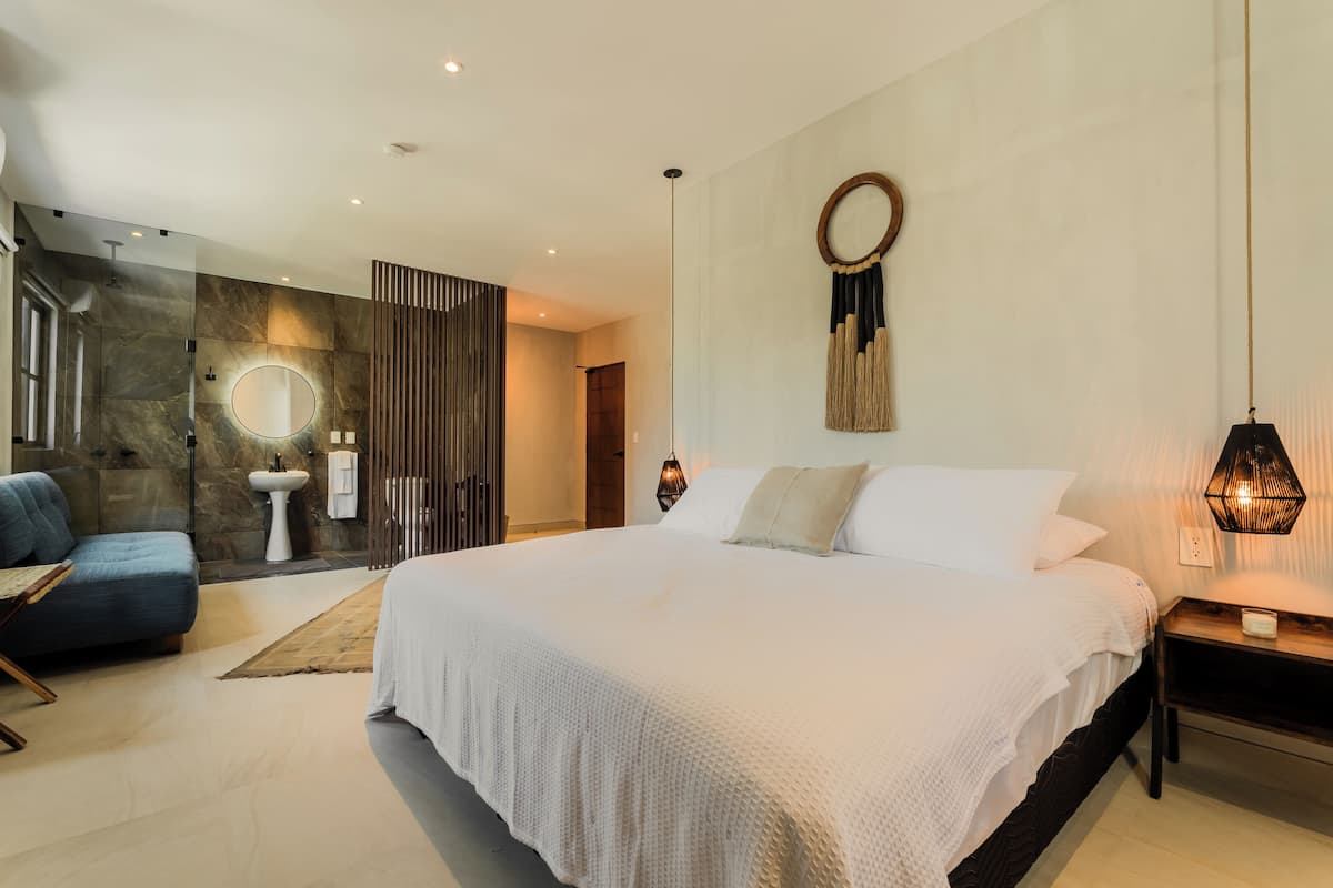 Classic Room | Individually decorated, individually furnished, free WiFi, bed sheets
