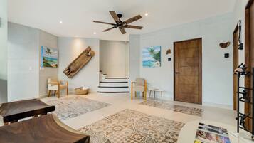 Televisión de pantalla plana de 35 cm con canales digitales y Netflix