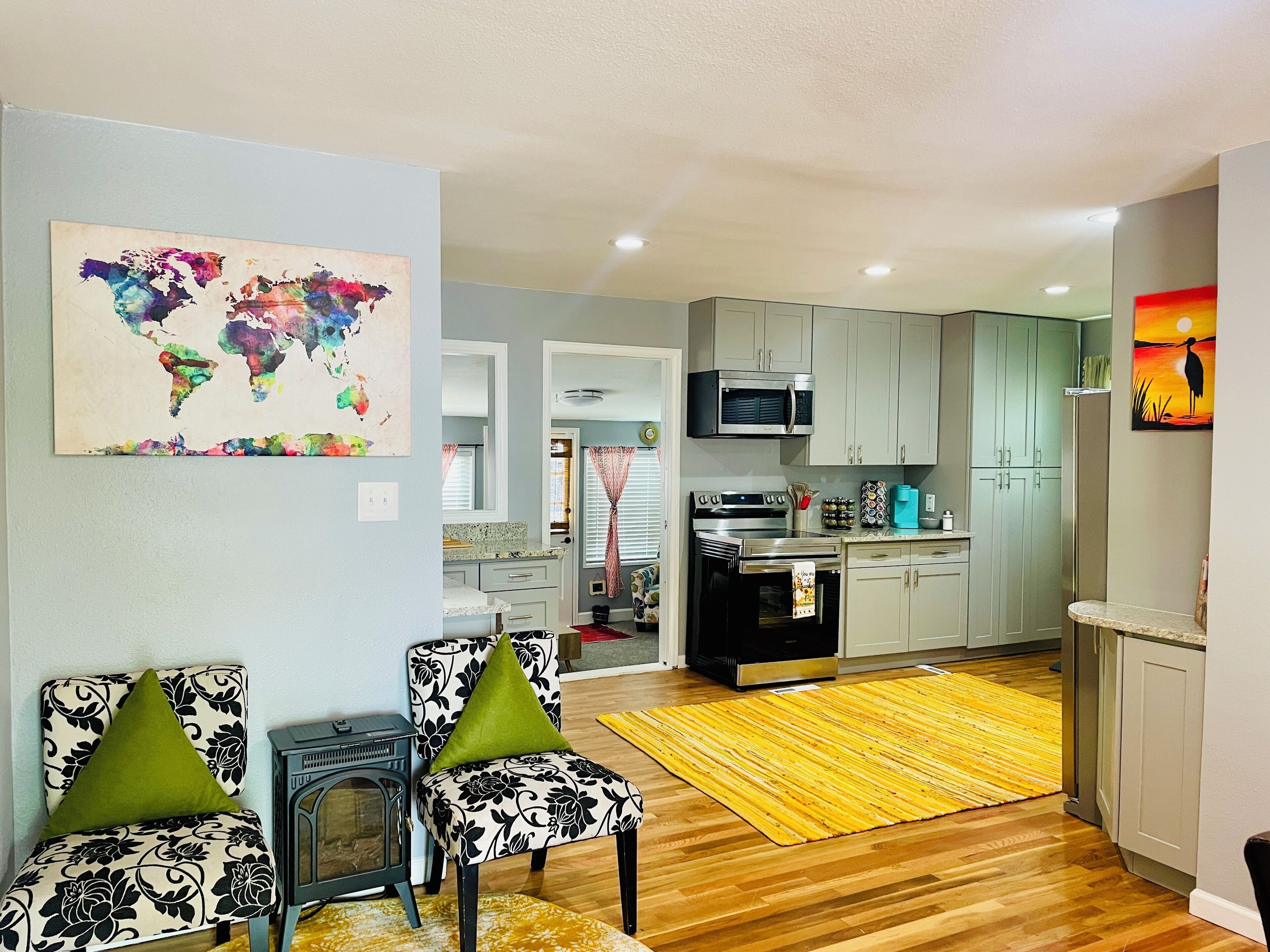 Olde Town Arvada Artsy Pet and Family Friendly Home