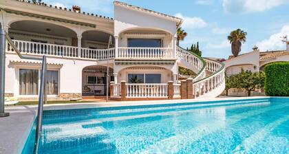 Stunning home in Vélez-Málaga