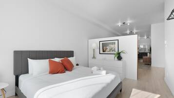 2 habitaciones, tabla de planchar con plancha y cuna de viaje