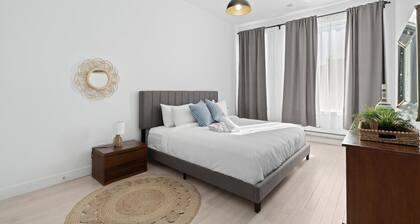 New Modern 2bdr Apartment in Little Italy