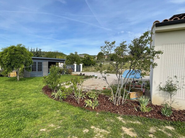 Property grounds - Grande Villa Moderne Avec Piscine et 5 Chambres sur Grand Terrain (Forcalquier)