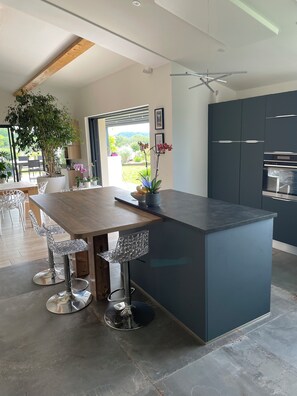 Dining - Grande Villa Moderne Avec Piscine et 5 Chambres sur Grand Terrain (Forcalquier)