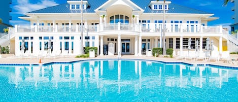 Inomhuspool och uppvärmd pool