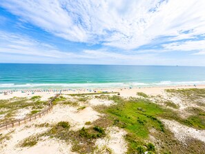 On the beach - Beach Club D1507-Gulf Front, King Adj Bed-Bunk Room-Sofa Sleeper-GRILL-Sleeps 9 (Gulf Shores)
