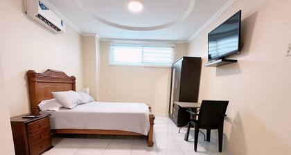 Mini Suite Equipada Frente al Aeropuerto!