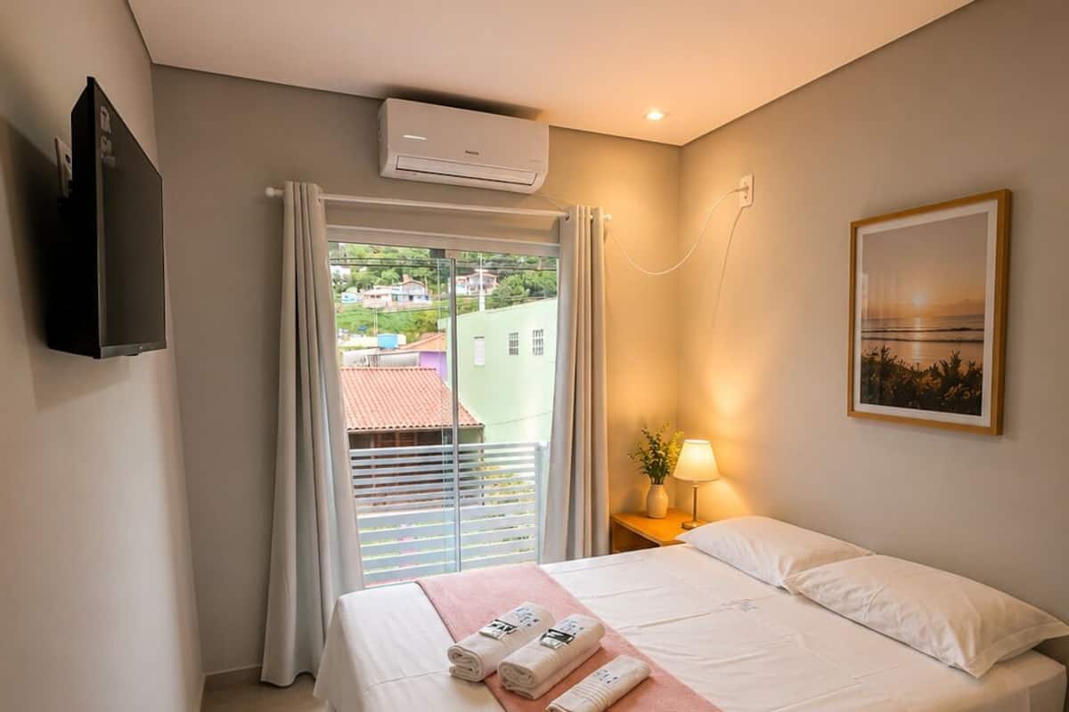 Suite | Soundproofing, free WiFi, bed sheets