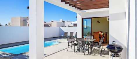 Villa (4 Bedrooms) | Exteriör