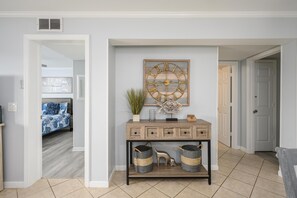 Interior - Tennis Villa F18 - Beach and Pool (Hilton Head Island)