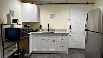 Microwave, coffee/tea maker, paper towels