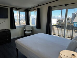 Suite, 1 queensize bed met slaapbank, niet-roken, uitzicht op jachthaven | Gratis wifi