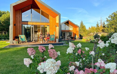 Nice home in Tlen with WiFi