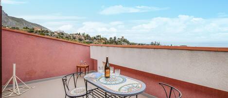 تناول الطعام بالخارج