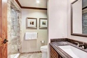 Condo (Vail Ritz Carlton 3 Bedroom Residence) | Bathroom - Vail Ritz Carlton 3 Bedroom Residence (Vail)