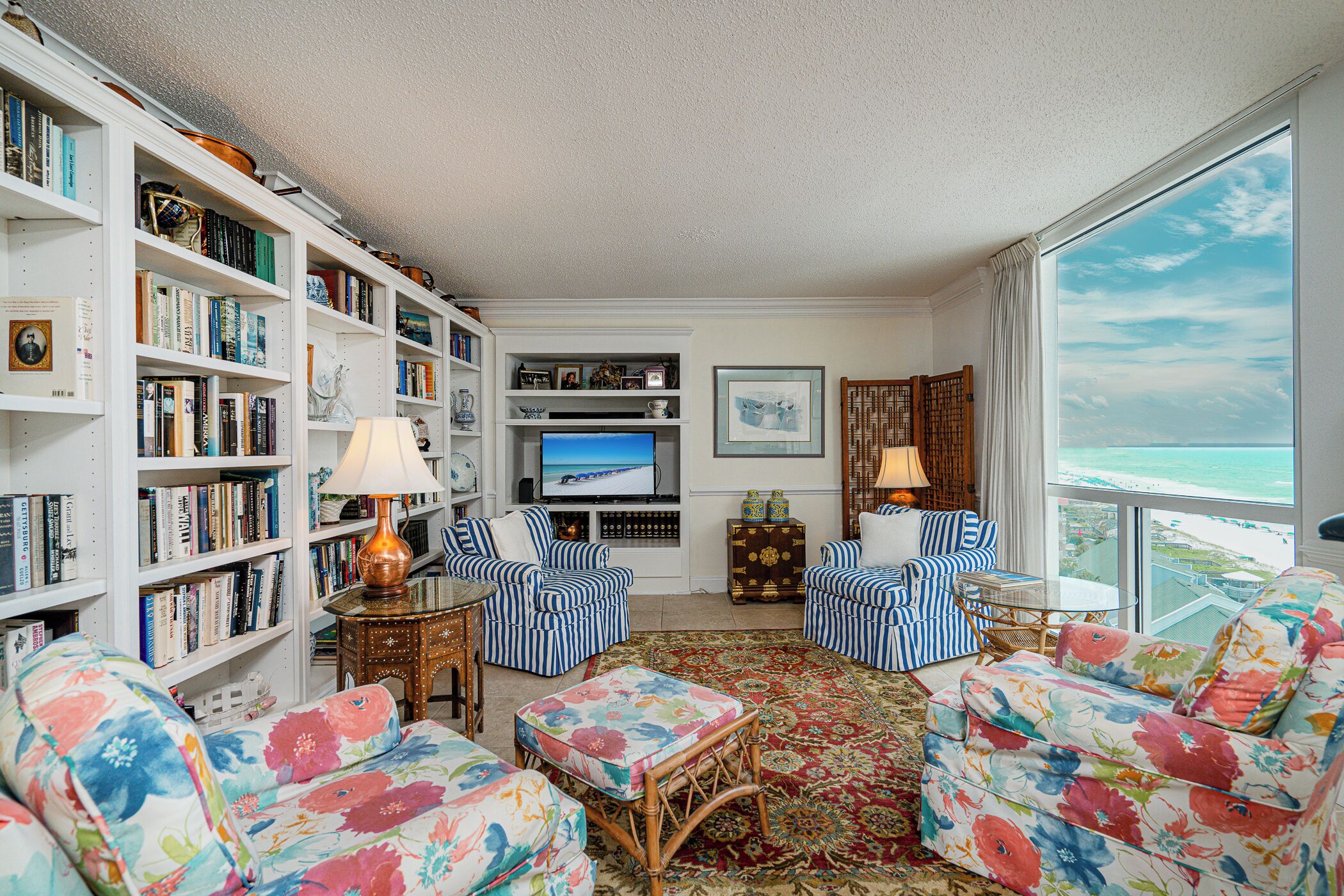 Elegant Escape at Shoreline Towers - Your Perfect Getaway