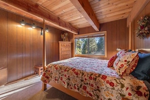3 bedrooms, iron/ironing board, WiFi, bed sheets - Miller Cabin (Carnelian Bay)