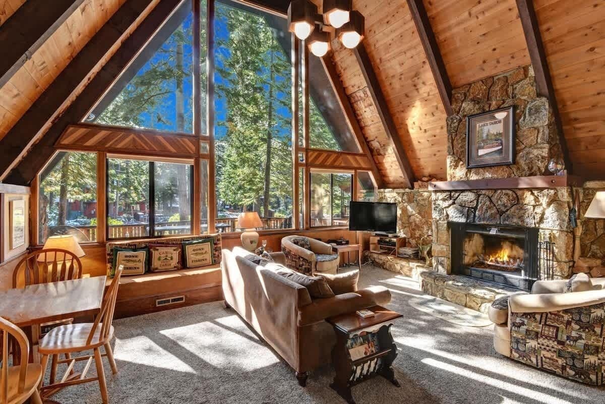 Télévision, cheminée