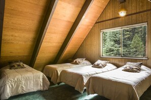 3 soverom, strykejern/-brett, wi-fi og sengetøy