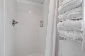 Shower, hair dryer, towels, soap - Fluorescent Village Off Grid Tiny Home (St. Cloud)