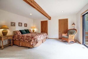 3 室のベッドルーム、アイロン / アイロン台、WiFi、ベッドシーツ