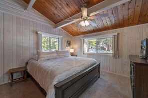 4 室のベッドルーム、アイロン / アイロン台、WiFi、ベッドシーツ