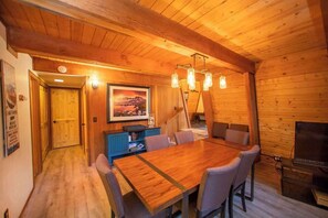 Dining - Evans Cabin (Carnelian Bay)