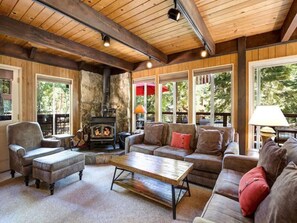 Télévision, cheminée