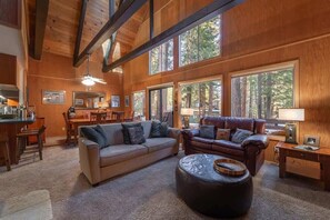 TV, fireplace - Gilmour Cabin (Carnelian Bay)