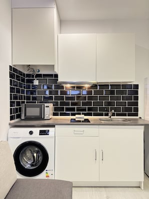 Interior - Downtown Cozy Studio Apartment Gran Via | A056 (Madrid)