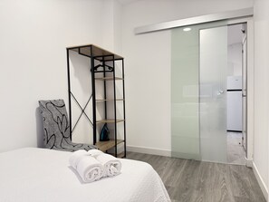 1 bedroom, iron/ironing board, travel cot, free WiFi - Downtown Cozy Studio Apartment Gran Via | A056 (Madrid)