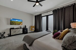 Rum - 1 kingsize-säng - tillgång till pool - utsikt mot poolen | 1 sovrum, individuell inredning, unika möbler och gratis wi-fi