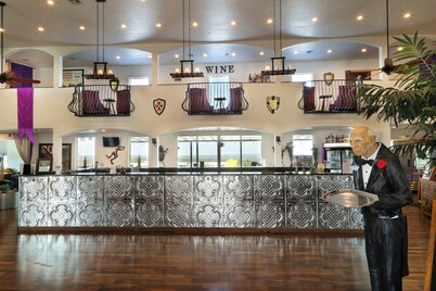 The Bentley Hotel - Sinatra Room - Hill Country View