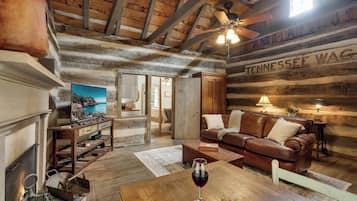 Cabin, 1 Queen Bed, Patio, Garden View (217 Mistletoe St) | Living area