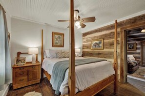 Cabin, 1 Queen Bed, Patio, Garden View (217 Mistletoe St) | 1 bedroom, individually decorated, individually furnished, bed sheets - Town Creek Cabin Walk to Main St (Fredericksburg)