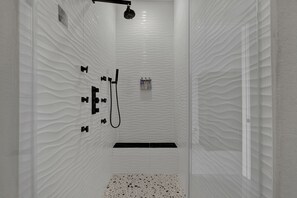 Room, 1 King Bed, Pool Access, Pool View | Bathroom | Designer toiletries, towels, toilet paper - The Bentley Hotel - Bill Murray Room - Pool View (Johnson City)