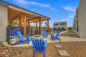 Fireplace - The Bentley Hotel - Sophia Loren Room - Pool View (Johnson City)